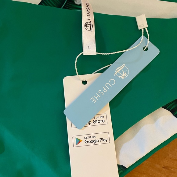 Bikini - Picture 2 of 4